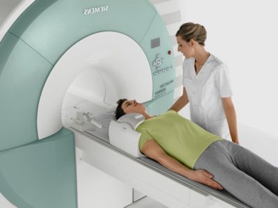 Что показывает МРТ шейного отдела позвоночника и когда его нужно делать?
