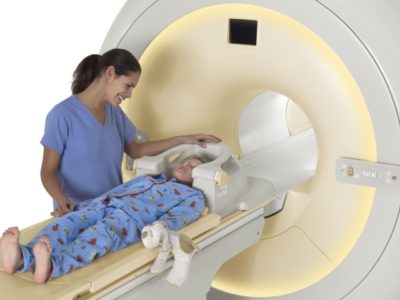 МРТ у детей: особенности проведения и подготовки к обследованию